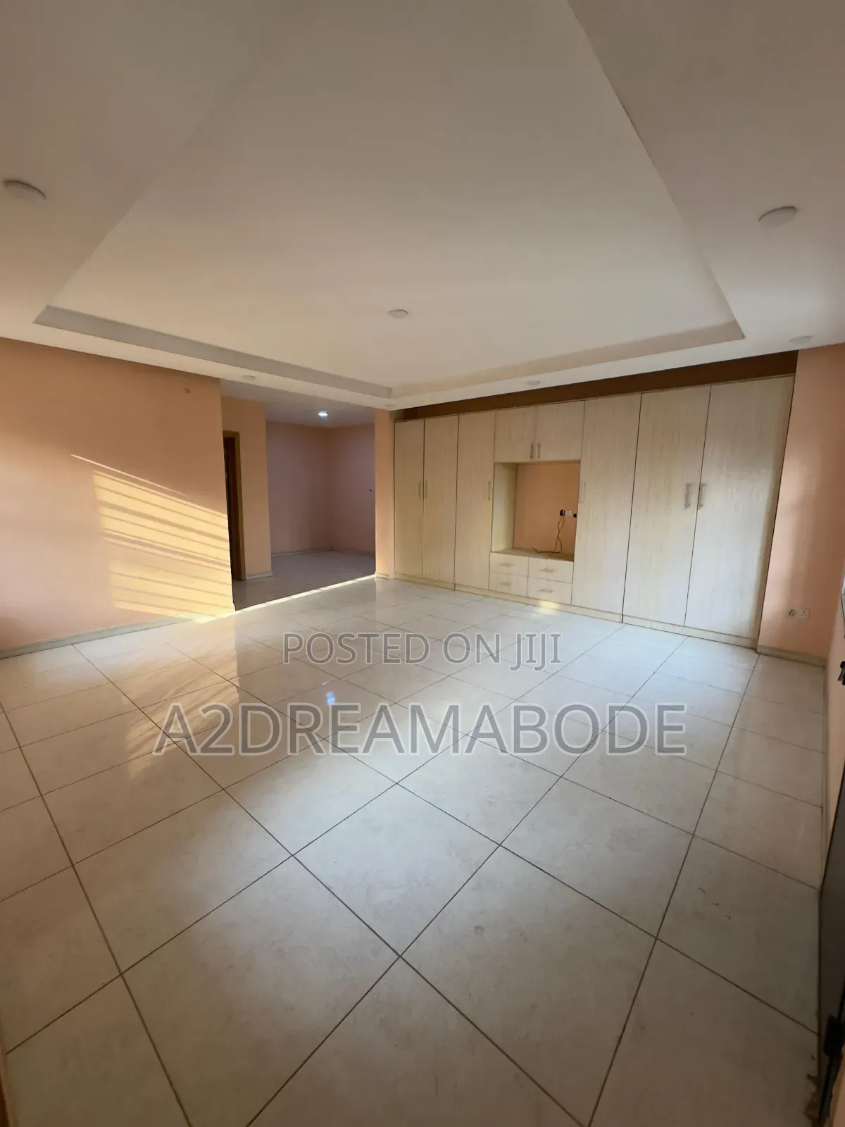 3bdrm Apartment in Ikeja Gra for rent