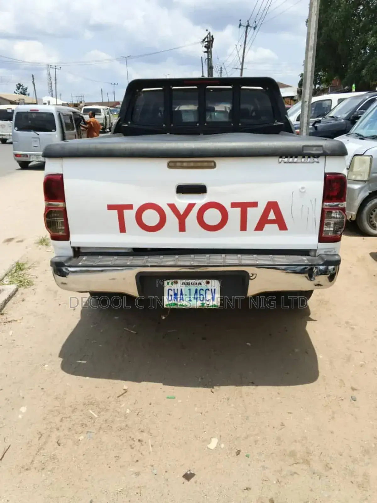 Toyota Hilux SR 4x4 2013 White