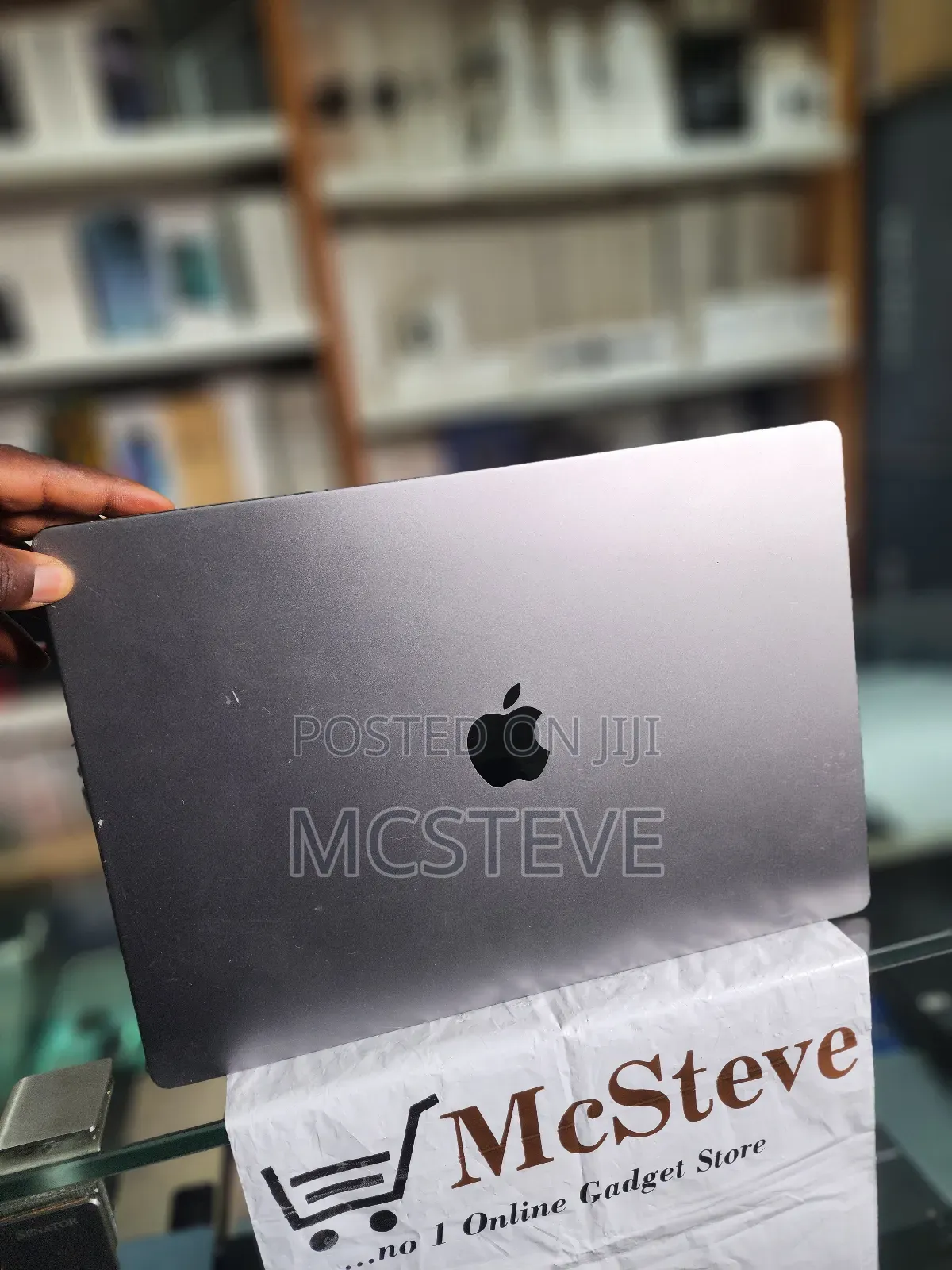 Laptop Apple MacBook Pro 2021 M1 16GB Apple M1 Pro SSD 512GB