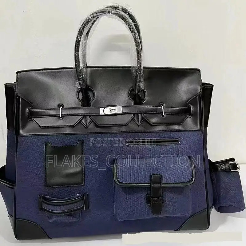 Portable Classy Duffel Bag