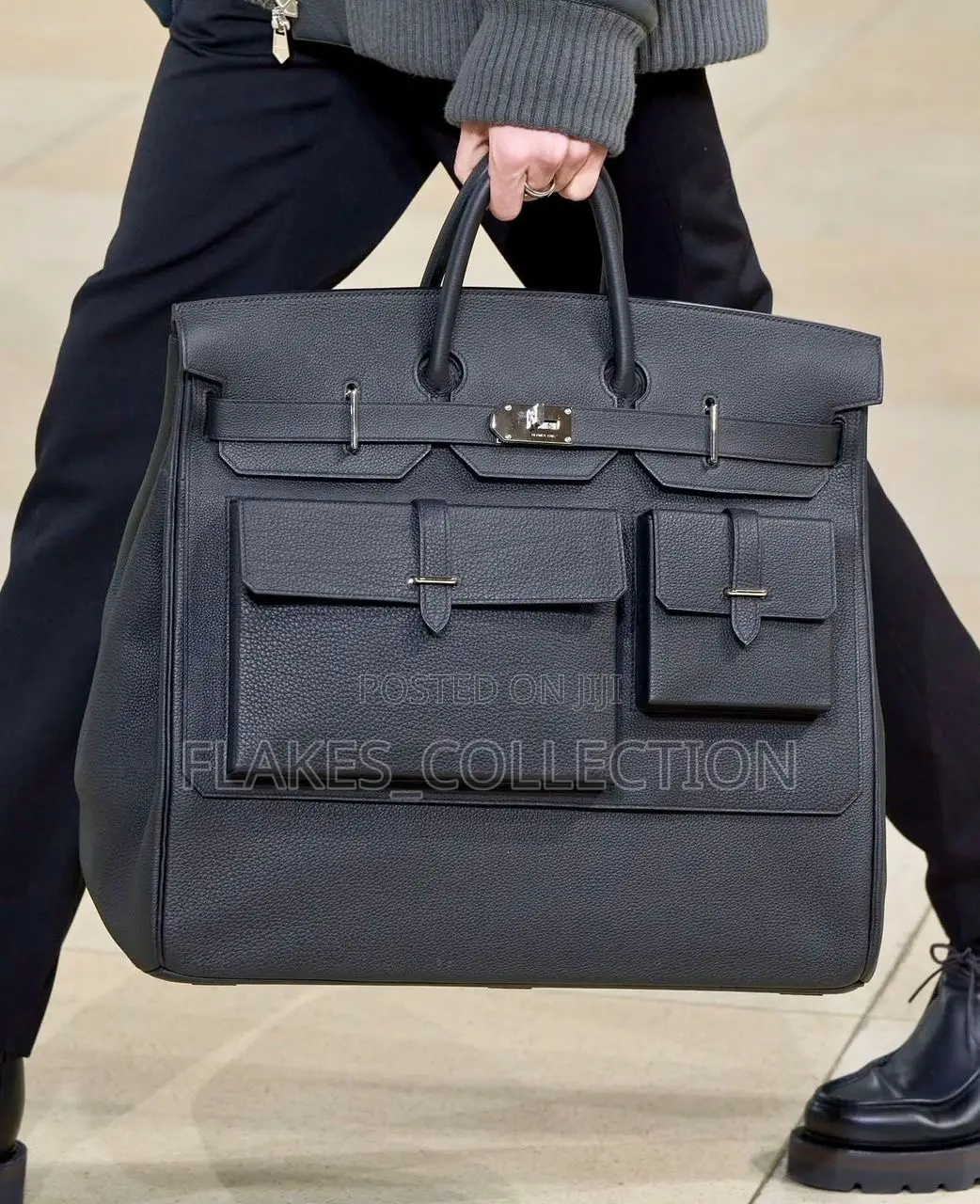 Portable Classy Duffel Bag