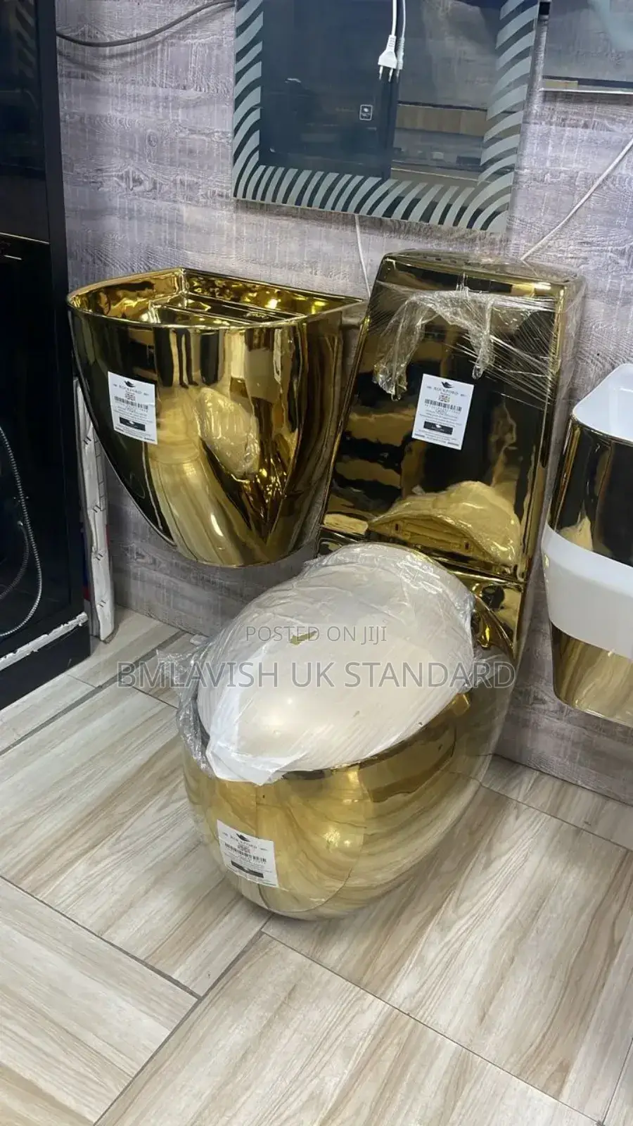 Executive England Egg Shape Gold Water Closet Set With Wall-Hung Basin