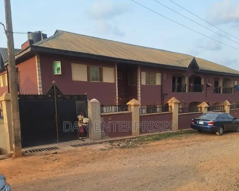 2bdrm Block of Flats in Sagamu Gra for sale