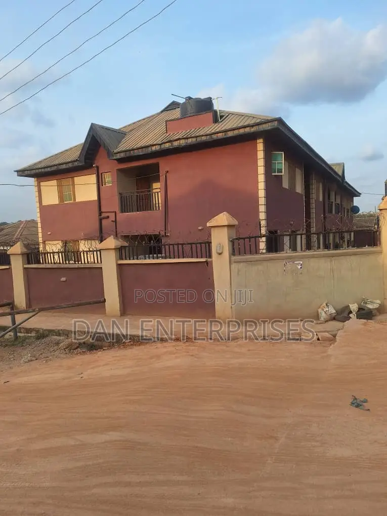 2bdrm Block of Flats in Sagamu Gra for sale