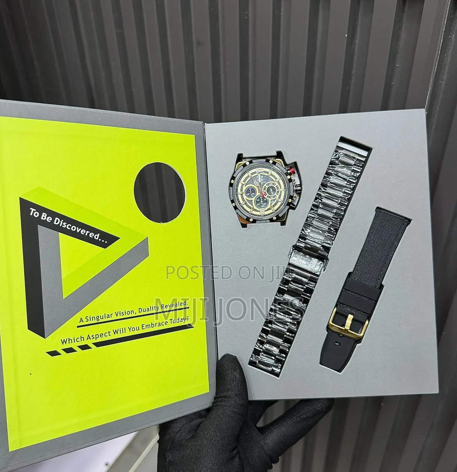 "T5 Ultimate Watch Package: 2 Straps, Box Bag"