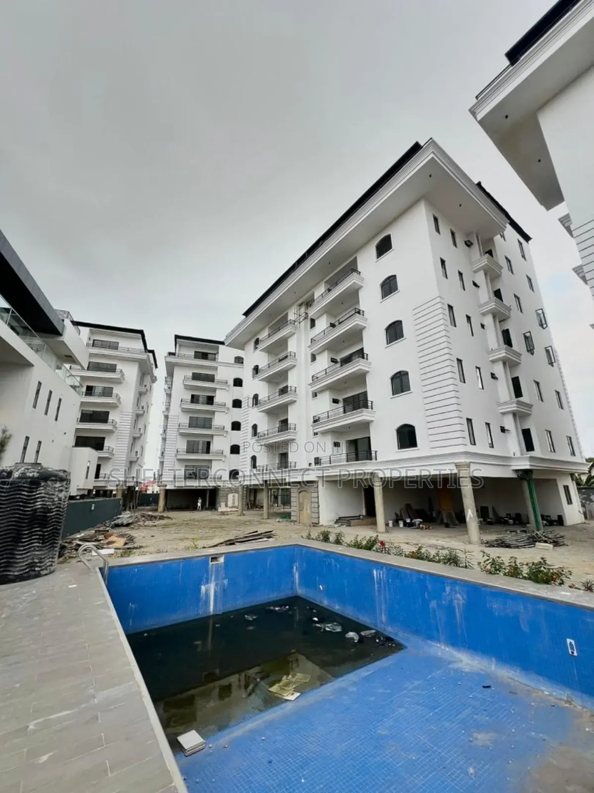 3bdrm Apartment in Lekki Phase 1 for rent