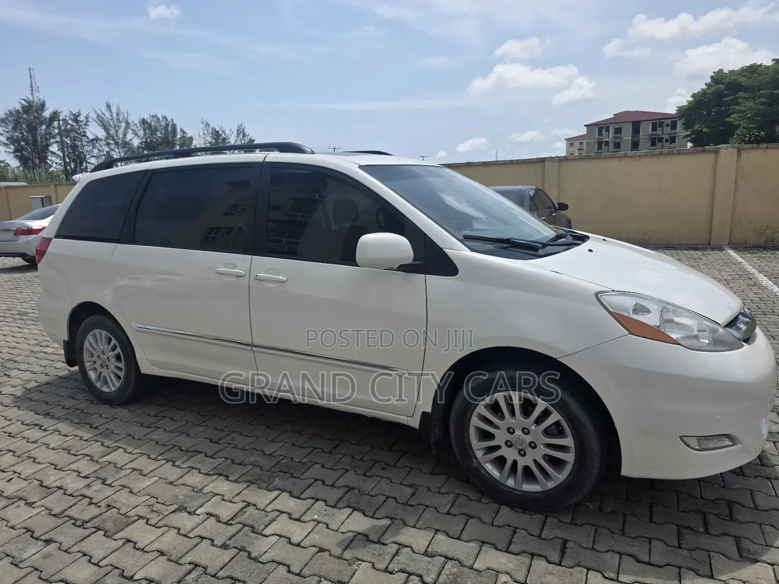 Toyota Sienna XLE 2008 White