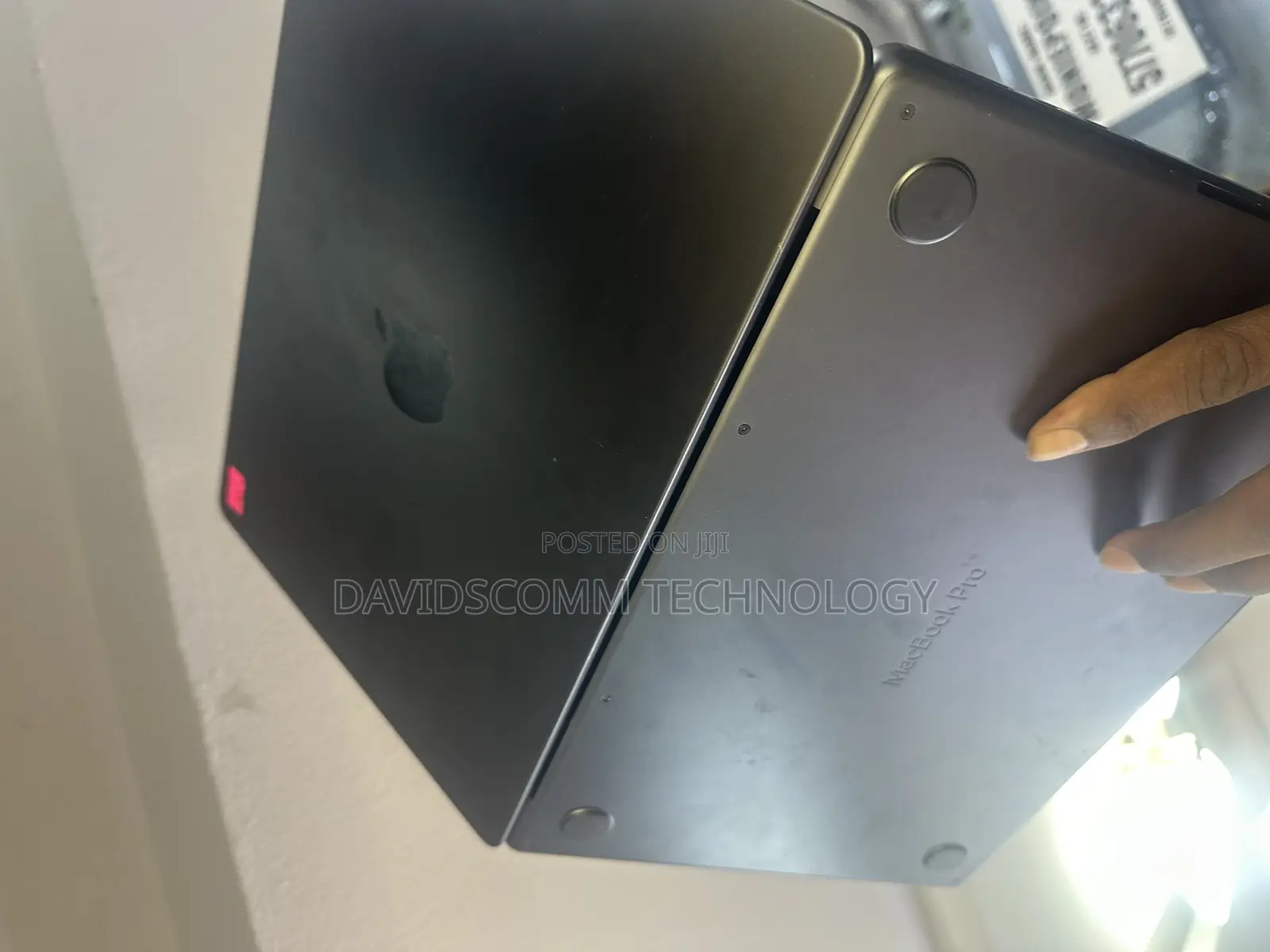 Laptop Apple MacBook Pro 2023 M3 Pro 14-inch 18GB Apple M3 Pro SSD 1T