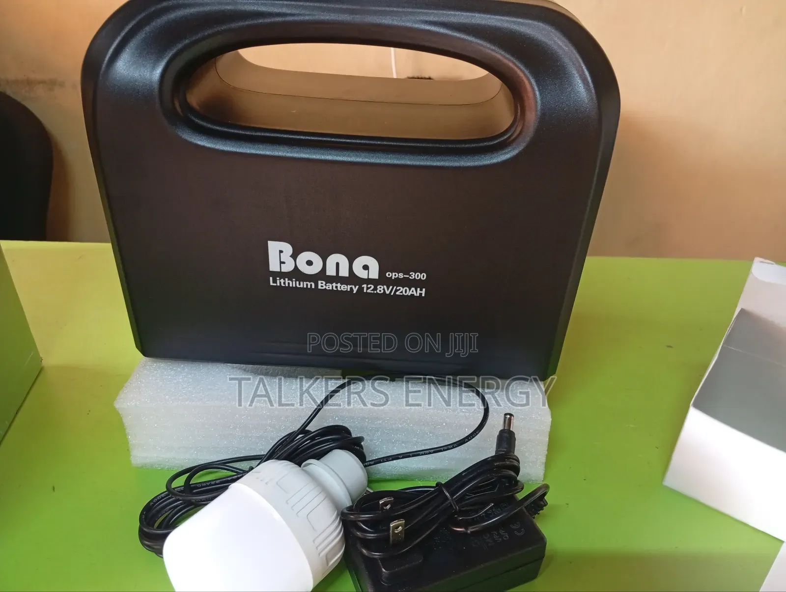 Portable Solar Powerbank - 300w Inverter 12v 20ah