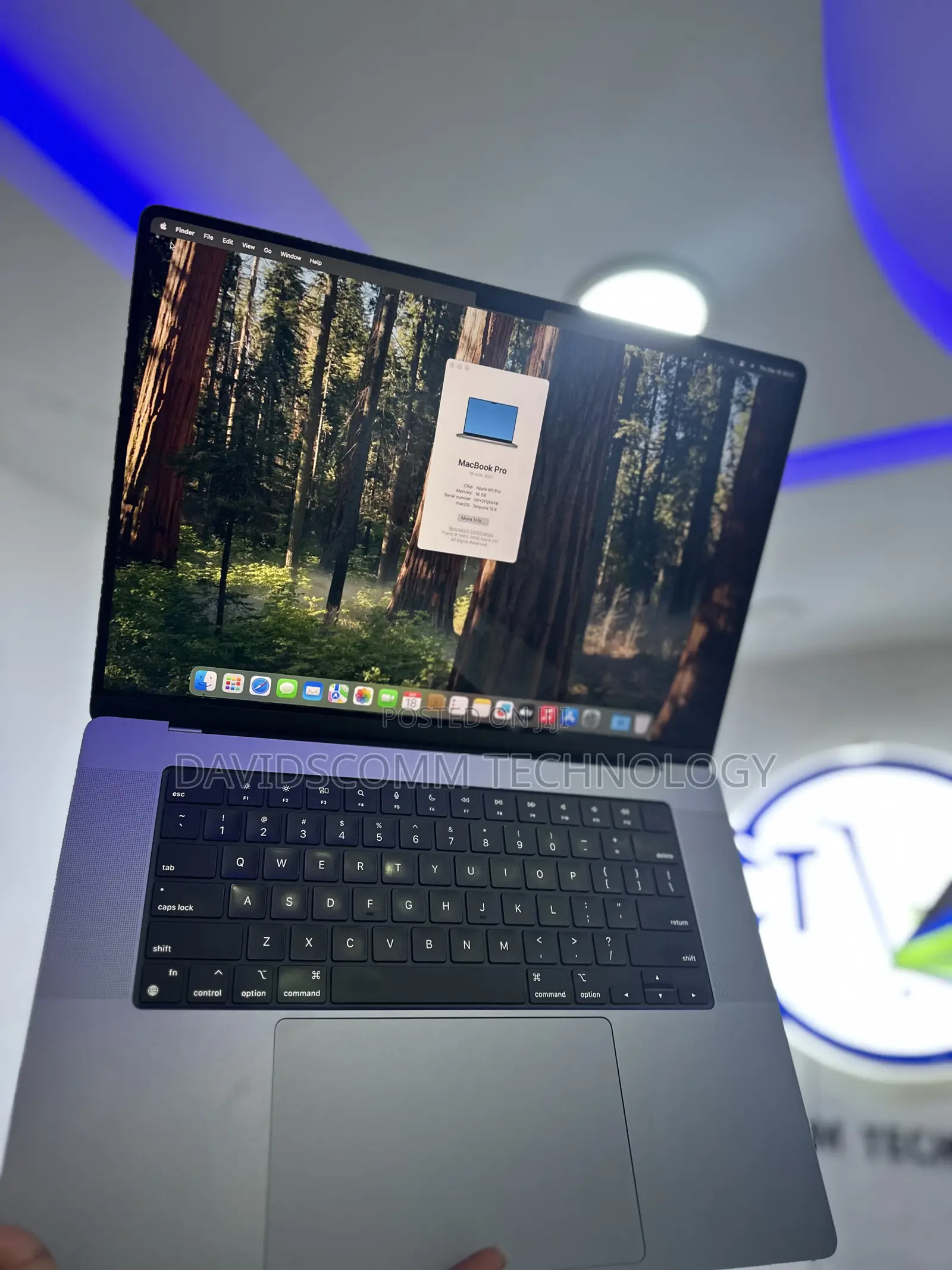 Laptop Apple MacBook Pro 2020 M1 32GB Apple M1 Pro SSD 1T