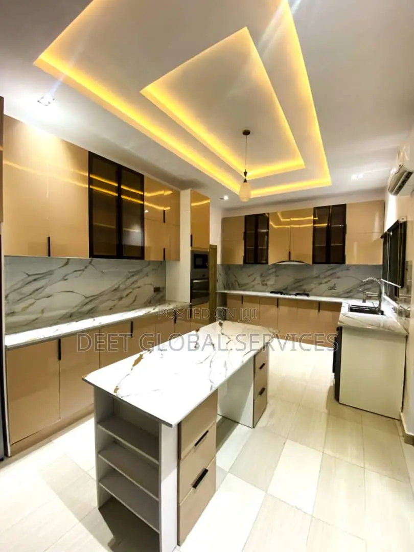 5bedroom Apartment Agungi