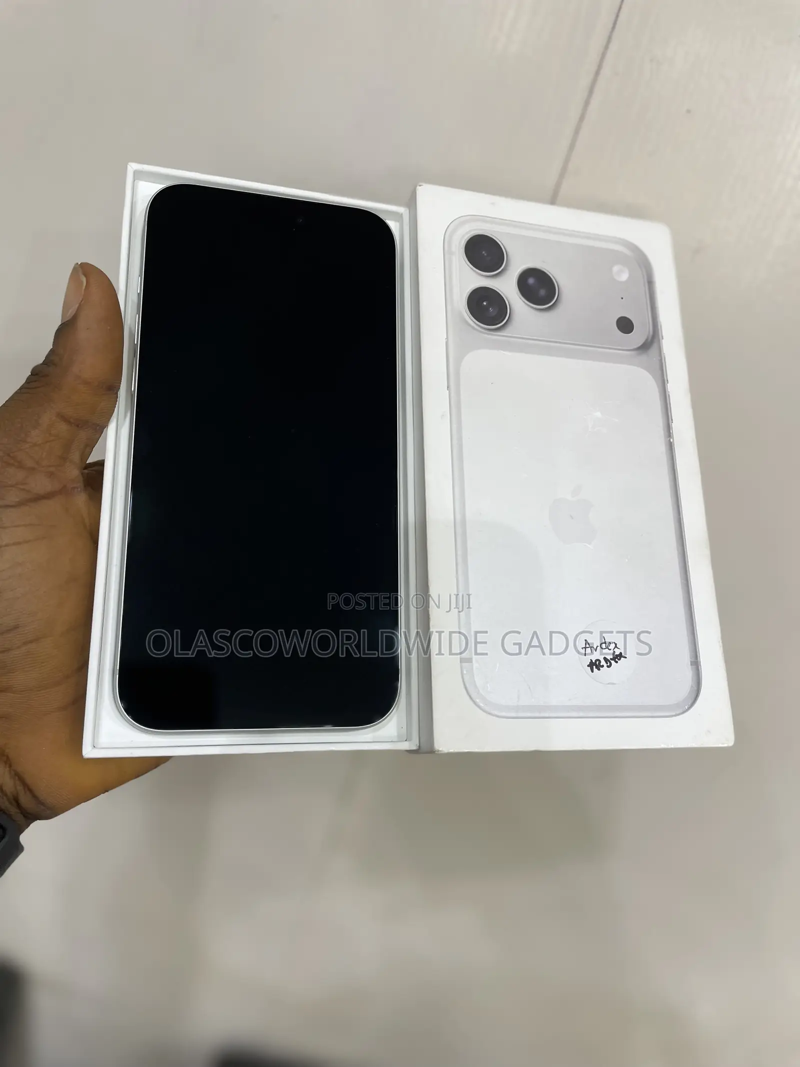 New Apple iPhone 17 Pro Max 256 GB Silver
