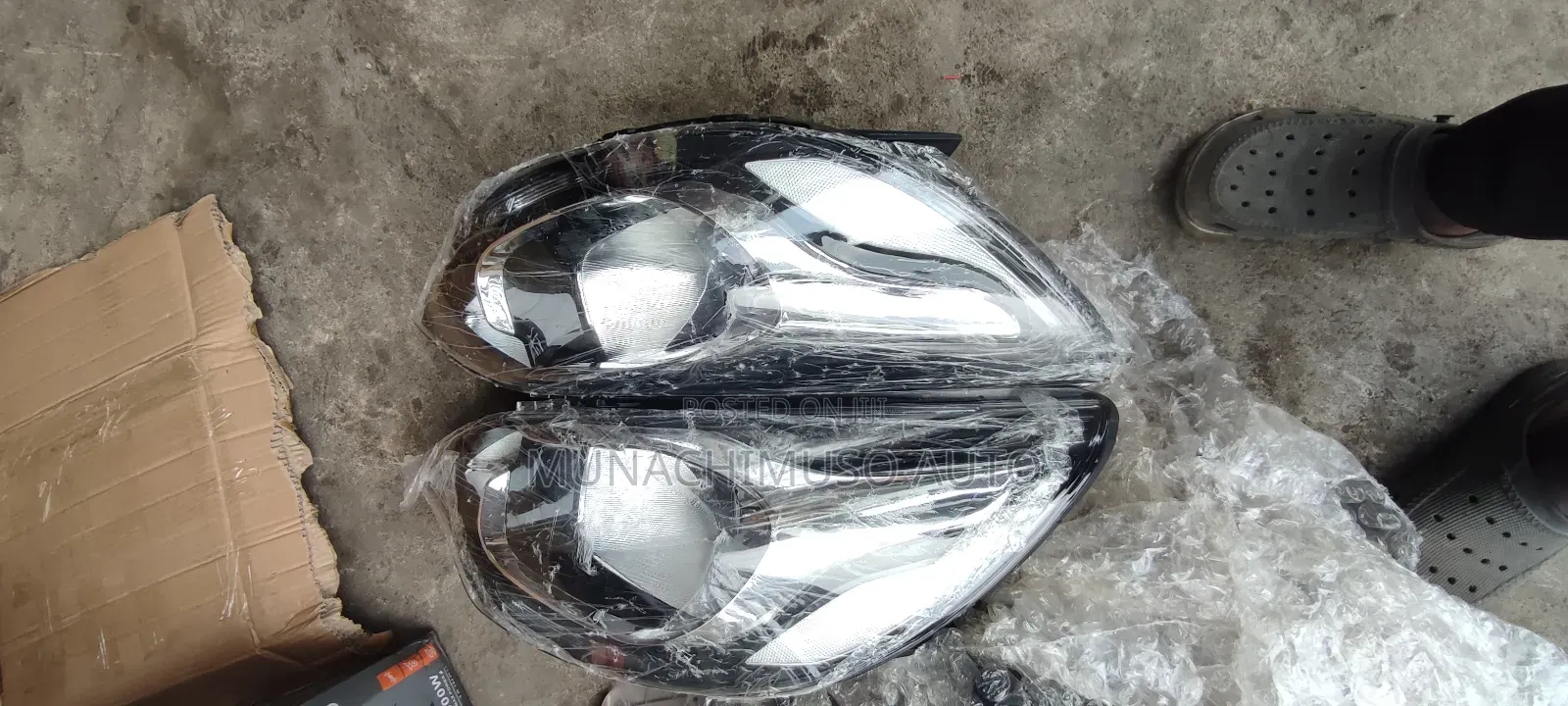 Set Head Lamp Kia Rio 2012 Model