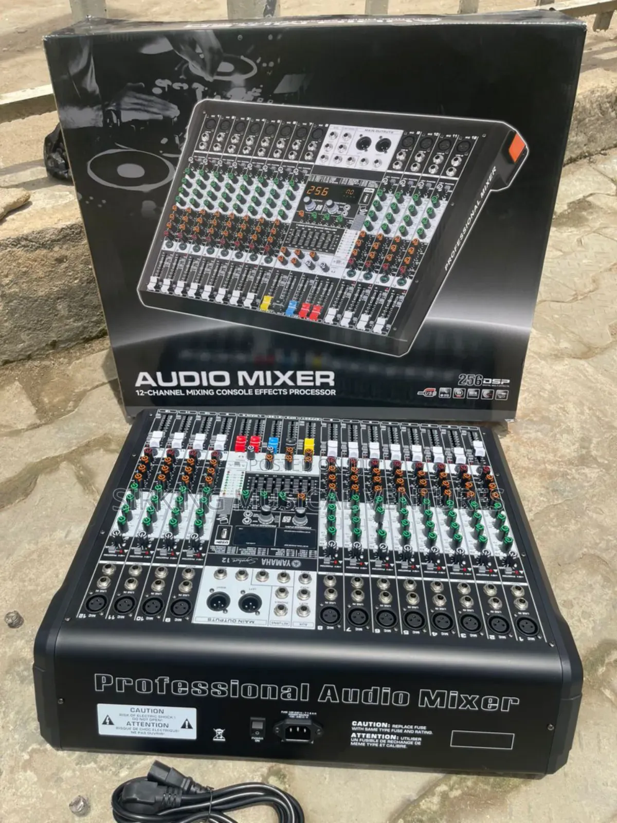 12channels Yamaha Mixer Signature 12
