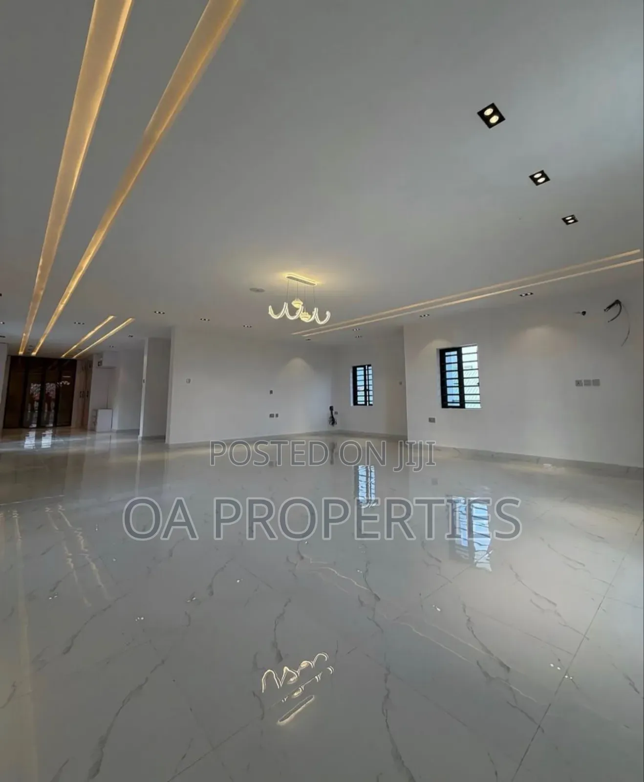 5bdrm Duplex in Oluyole Estate for sale