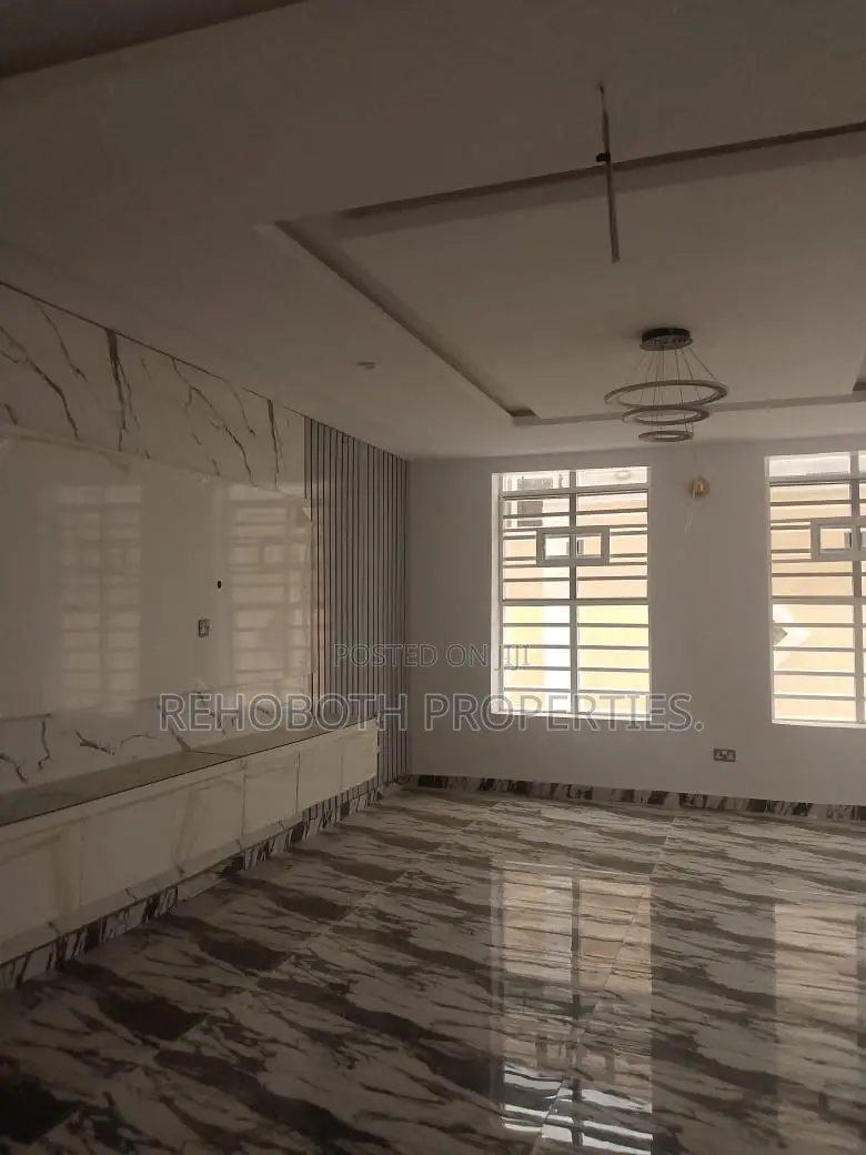 5bdrm Duplex in Ire Akari Estate, Akala Express for sale
