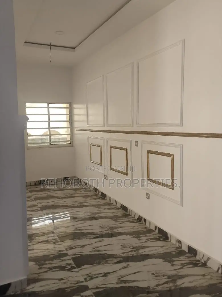 5bdrm Duplex in Ire Akari Estate, Akala Express for sale
