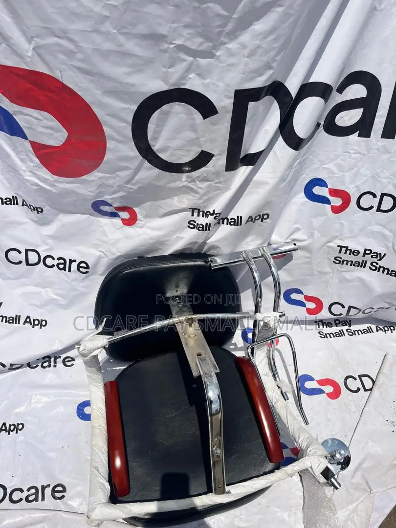 Pay Small Small Salon Barbing Chair on Cdcare.App