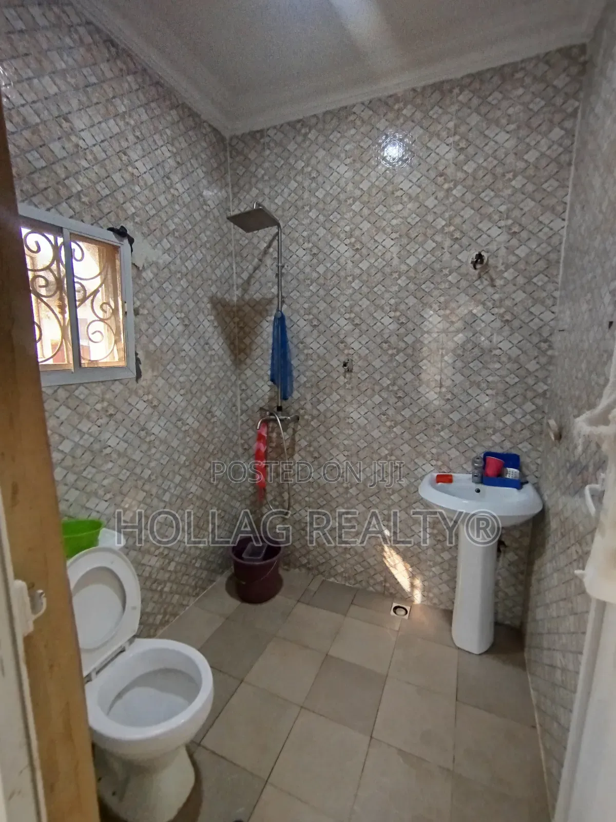 4bdrm Duplex in Ikota for sale