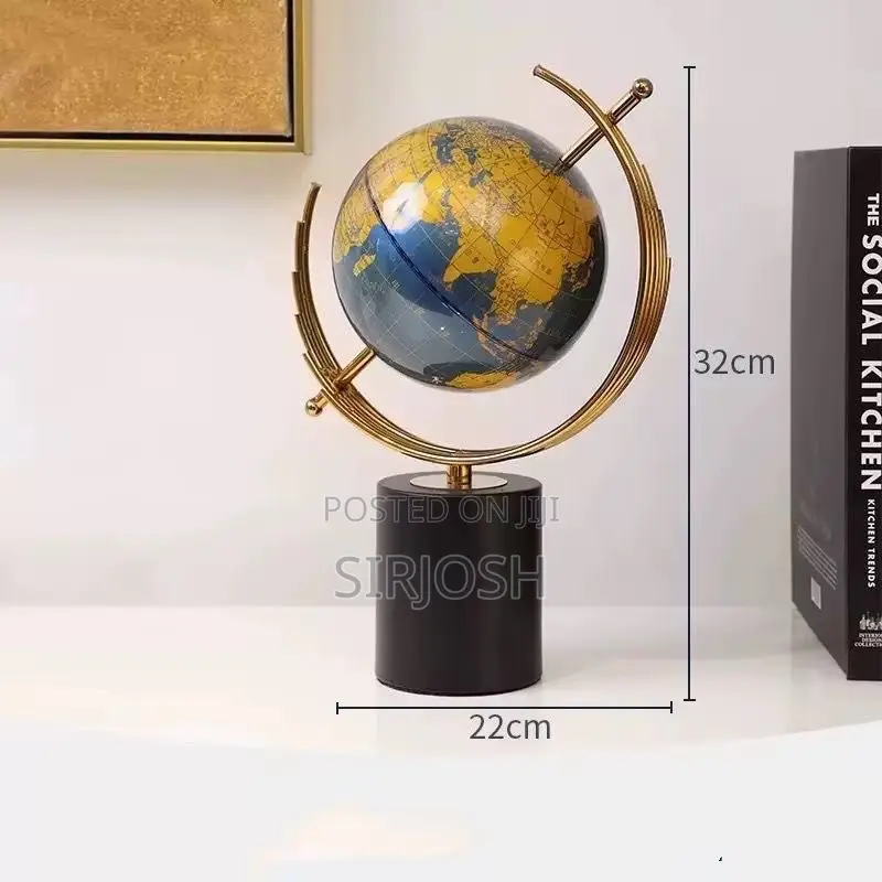 Luxury Light Gold Globe Ornament