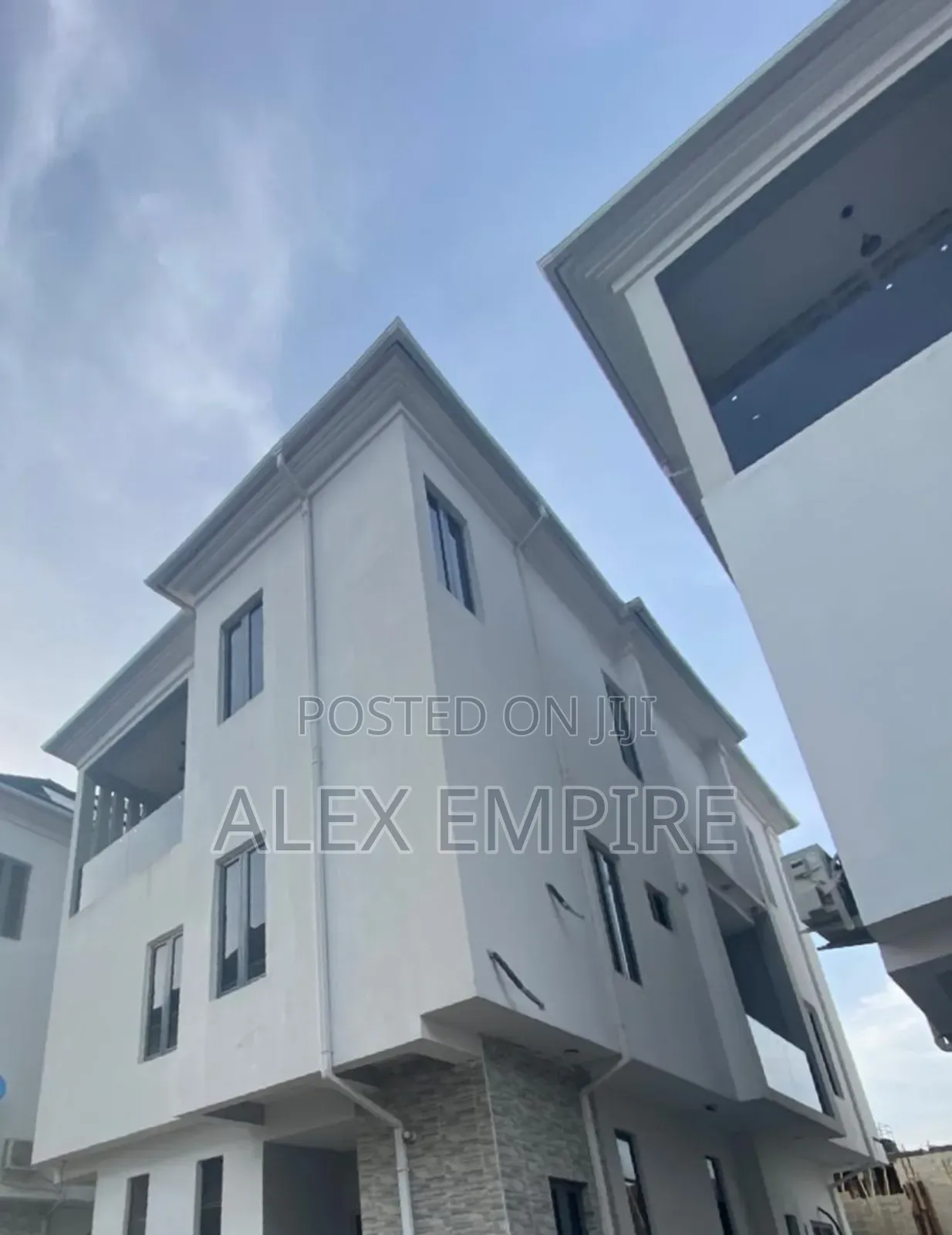 5bdrm Duplex in Ago Palace for sale