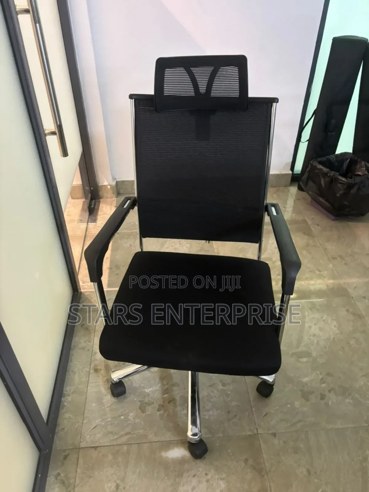 Office Chair / Modern Swivel Chair