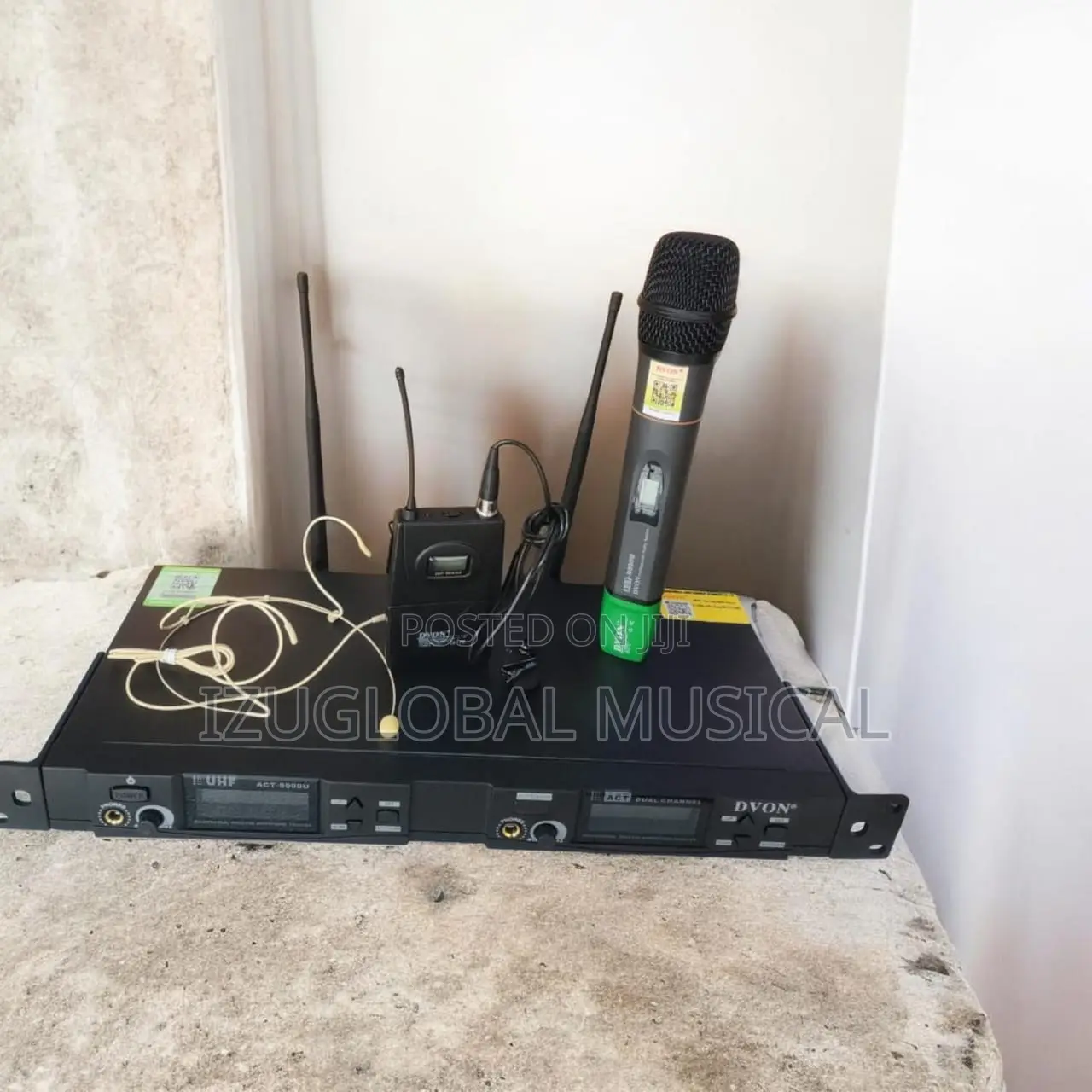 Dvon Act-9090 / Handheld Lavaliere and Headset Wireless Microphone