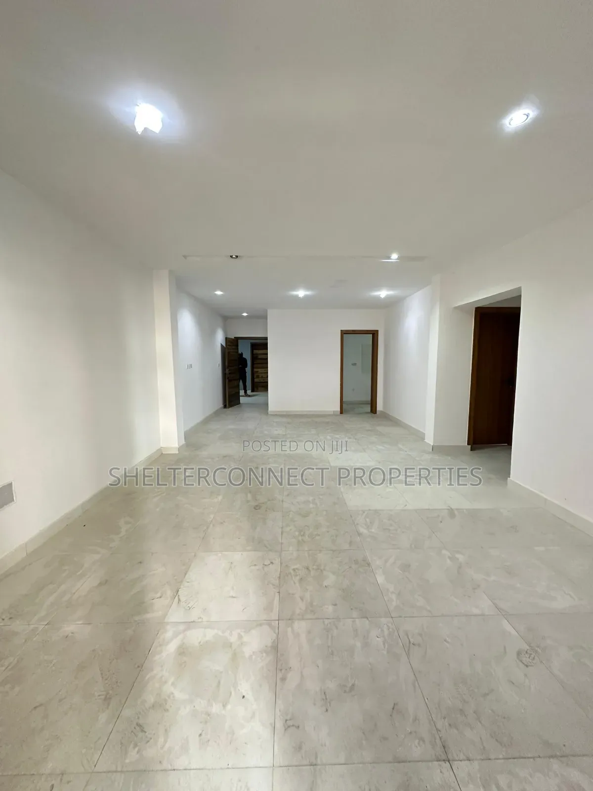 2bdrm Apartment in Lekki Phase 1 for rent