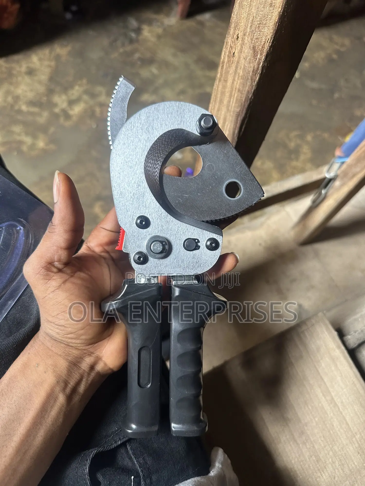 Ratchet Cable Cutter