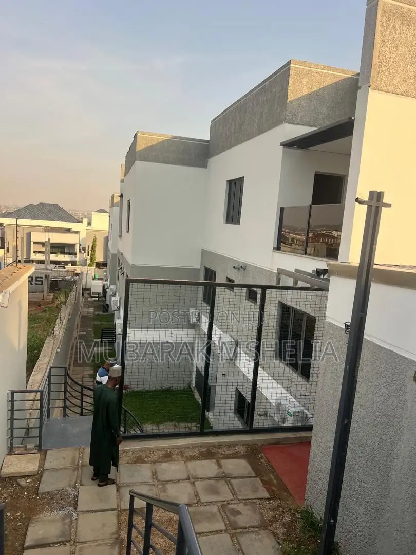 4bdrm Duplex in Katampe Extension for sale