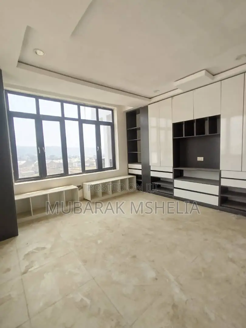 5bdrm Duplex in Guzape District for sale