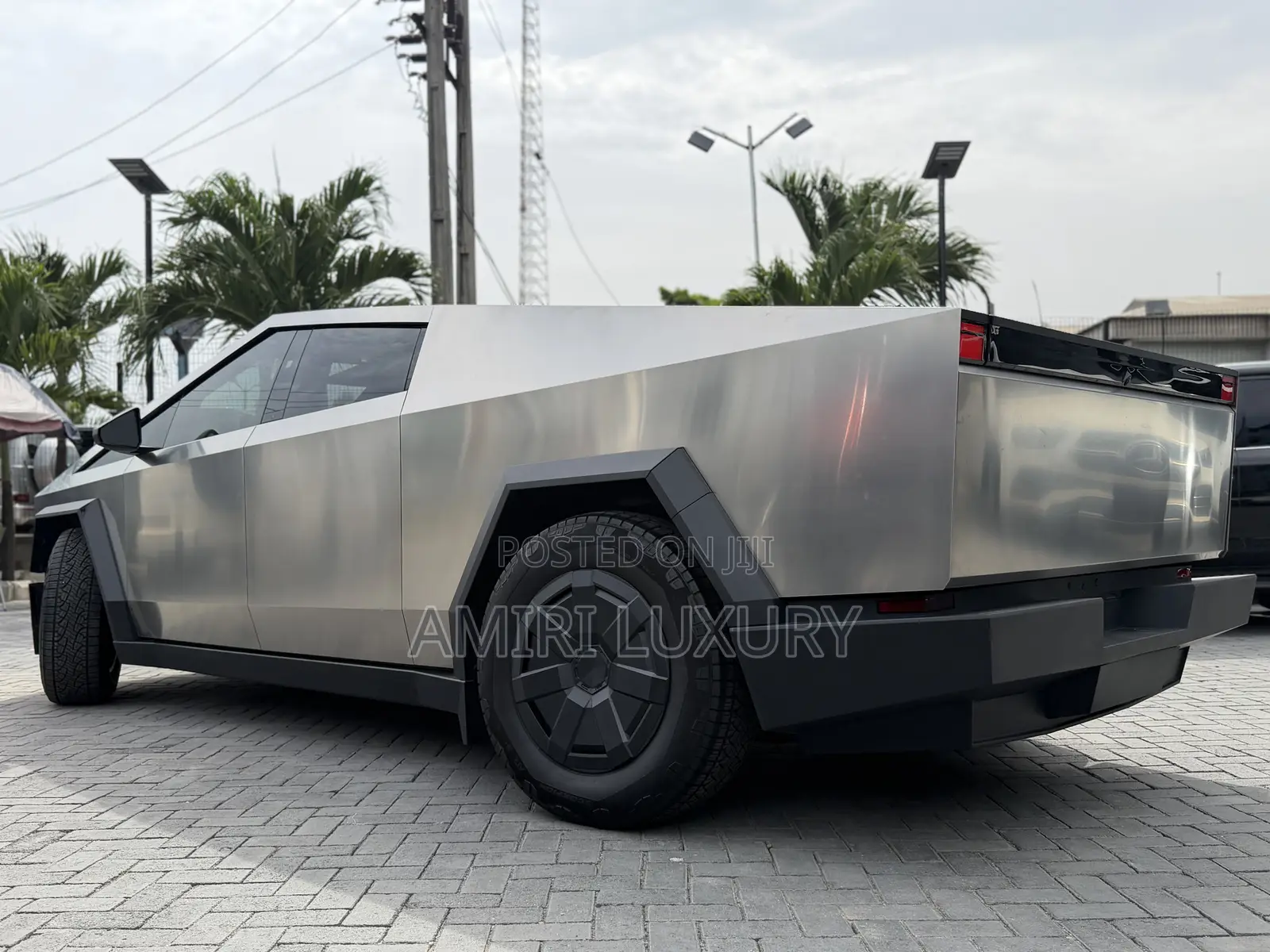 Tesla Cybertruck Cyberbeast AWD 2025