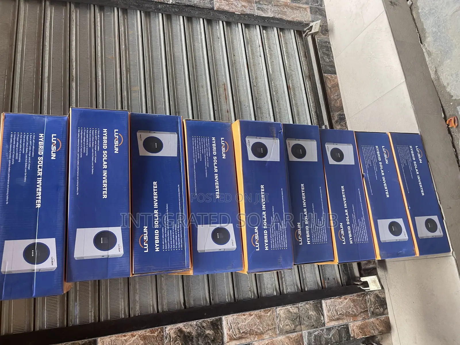 Luxsun 4.2kva 24v Hybrid Inverter