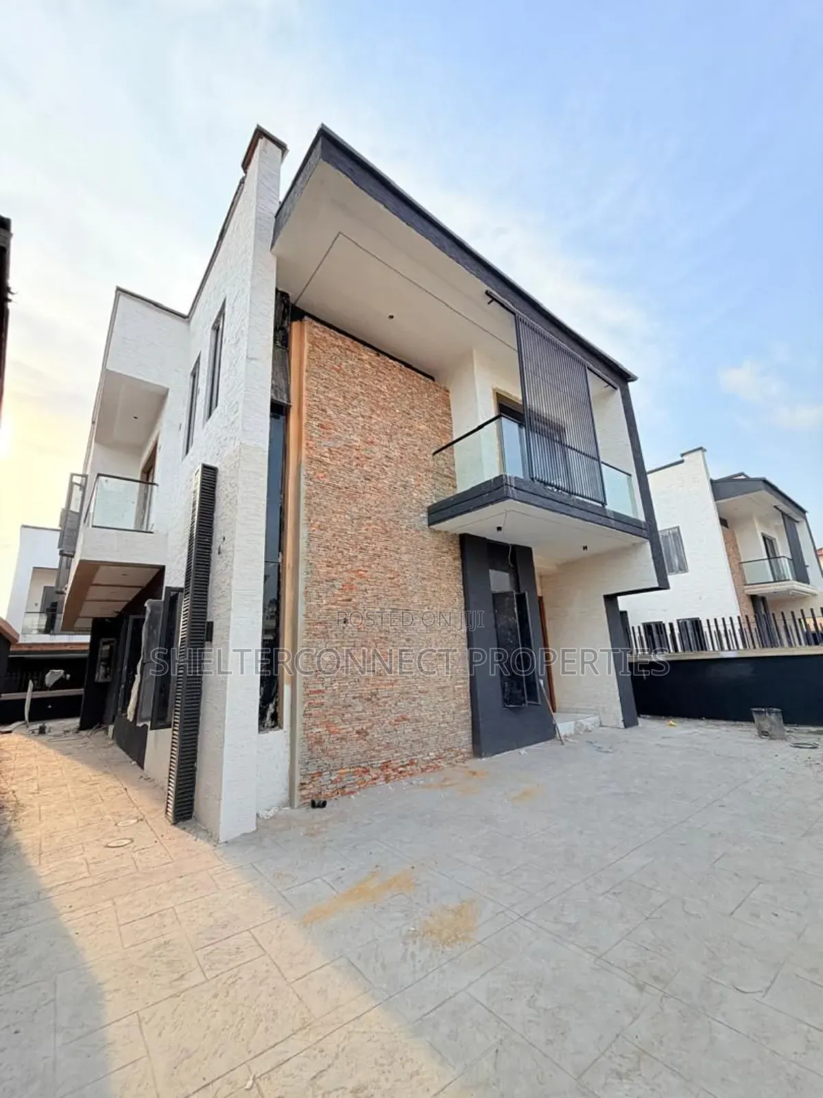 4bdrm Duplex in Berger for sale