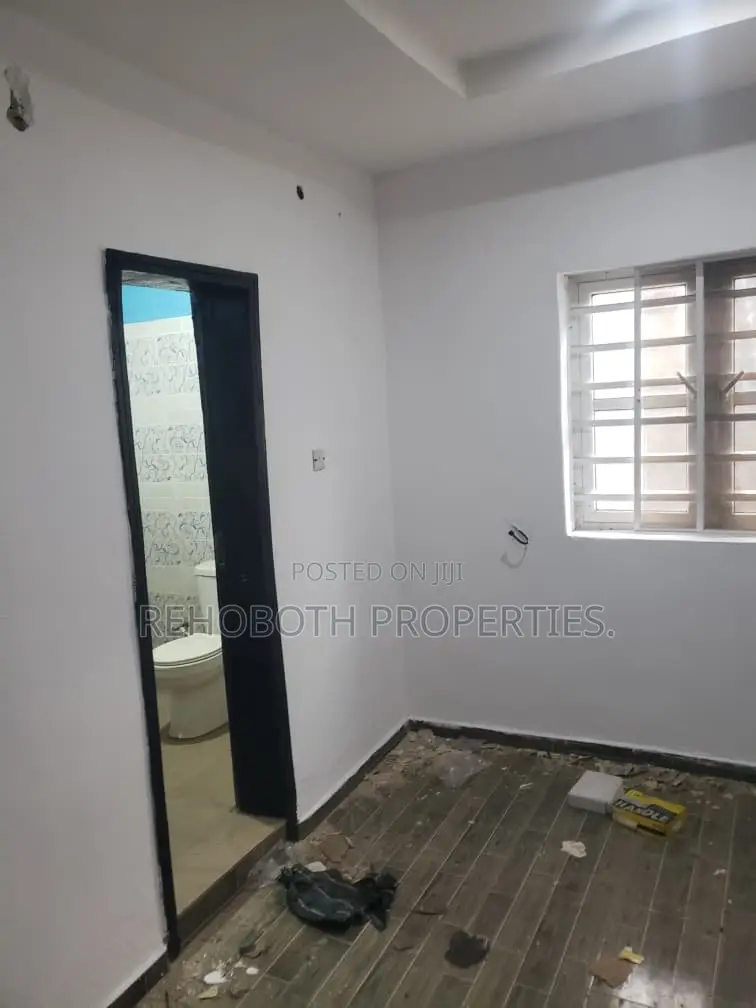 3bdrm Apartment in Back Of Madigrazz, Akala Express for rent
