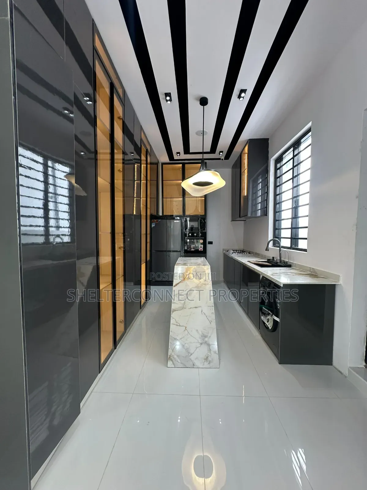5bdrm Duplex in Ikota for sale