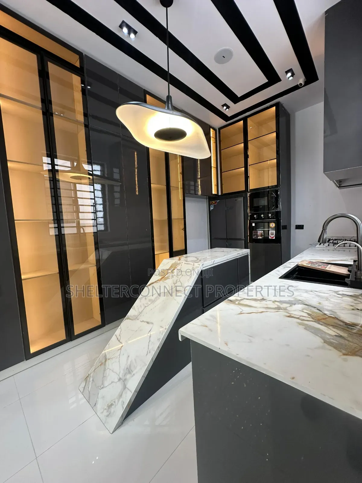 5bdrm Duplex in Ikota for sale