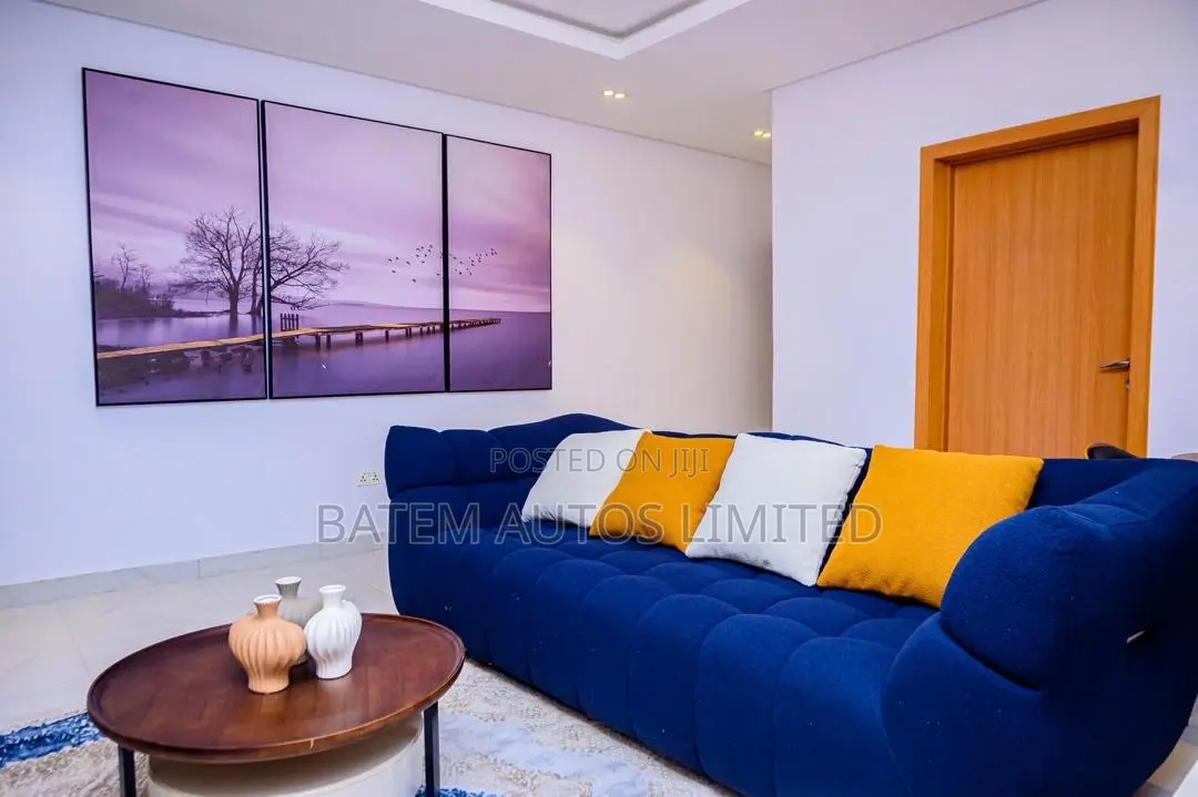 Luxury 2br in Ikeja | Pool, Gym, Ps5 | Near Airport Mall