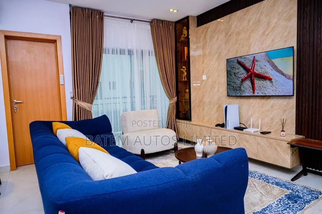 Luxury 2br in Ikeja | Pool, Gym, Ps5 | Near Airport Mall