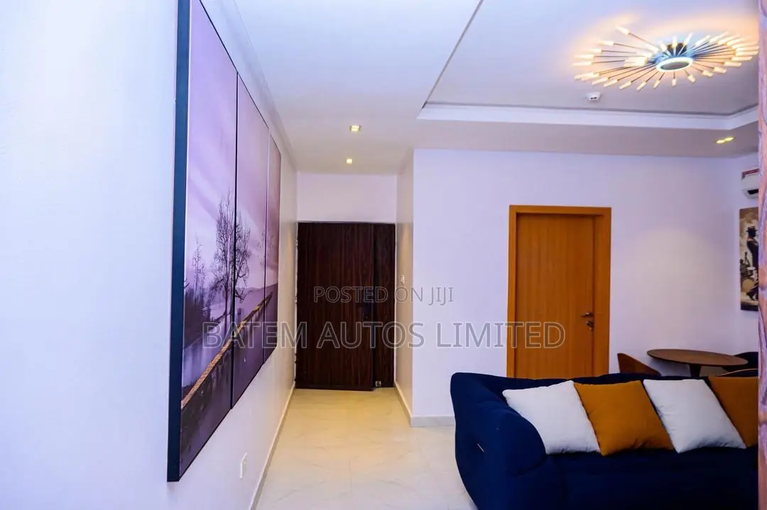 Luxury 2br in Ikeja | Pool, Gym, Ps5 | Near Airport Mall