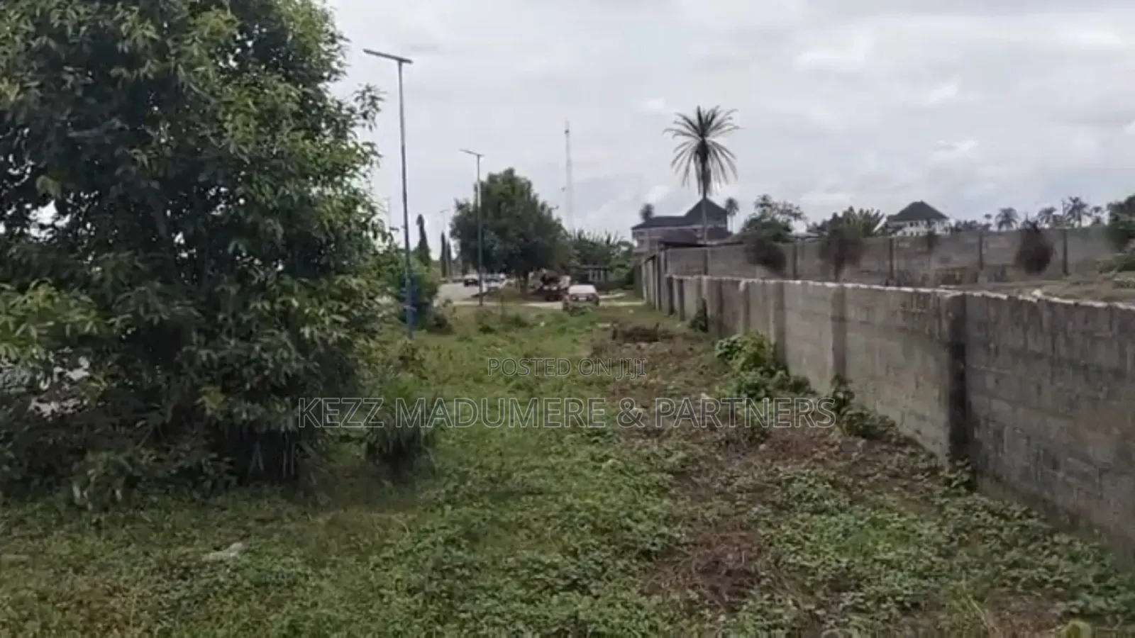 For Sale : 4 Plots With a Structure on Obirikwere Opm Airport Rd,Ph