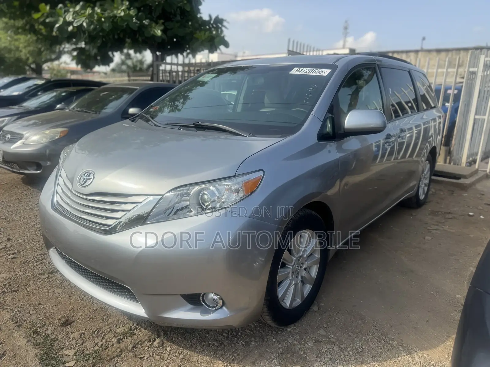 Toyota Sienna XLE Premium 7 Passenger (3.5L 6cyl 8A) 2017 Gray