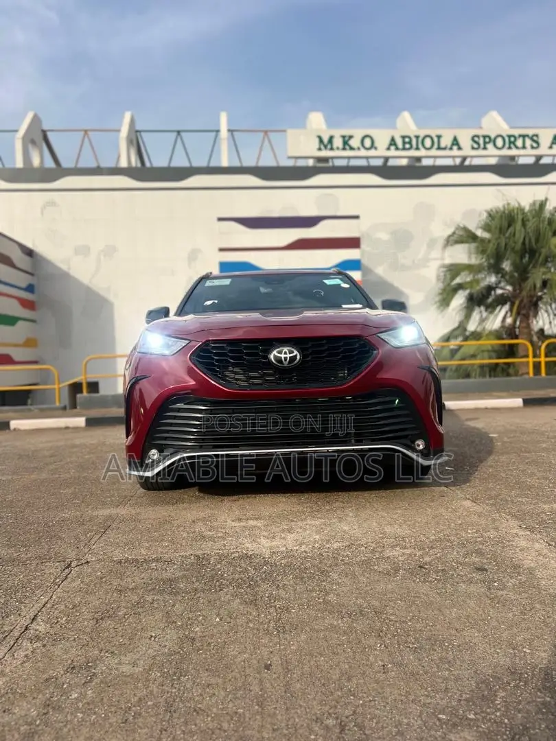 Toyota Highlander XSE 2021 Burgundy