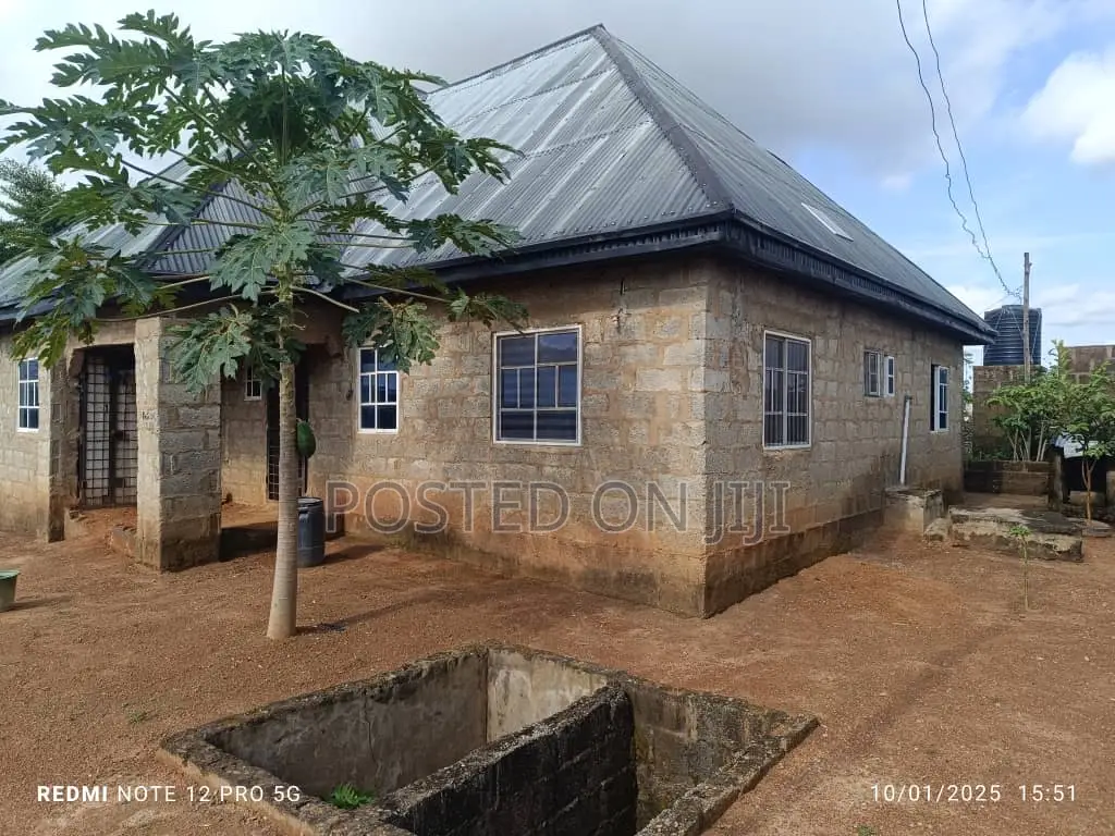 3bdrm Bungalow in Gra, Sabon Lugbe for sale