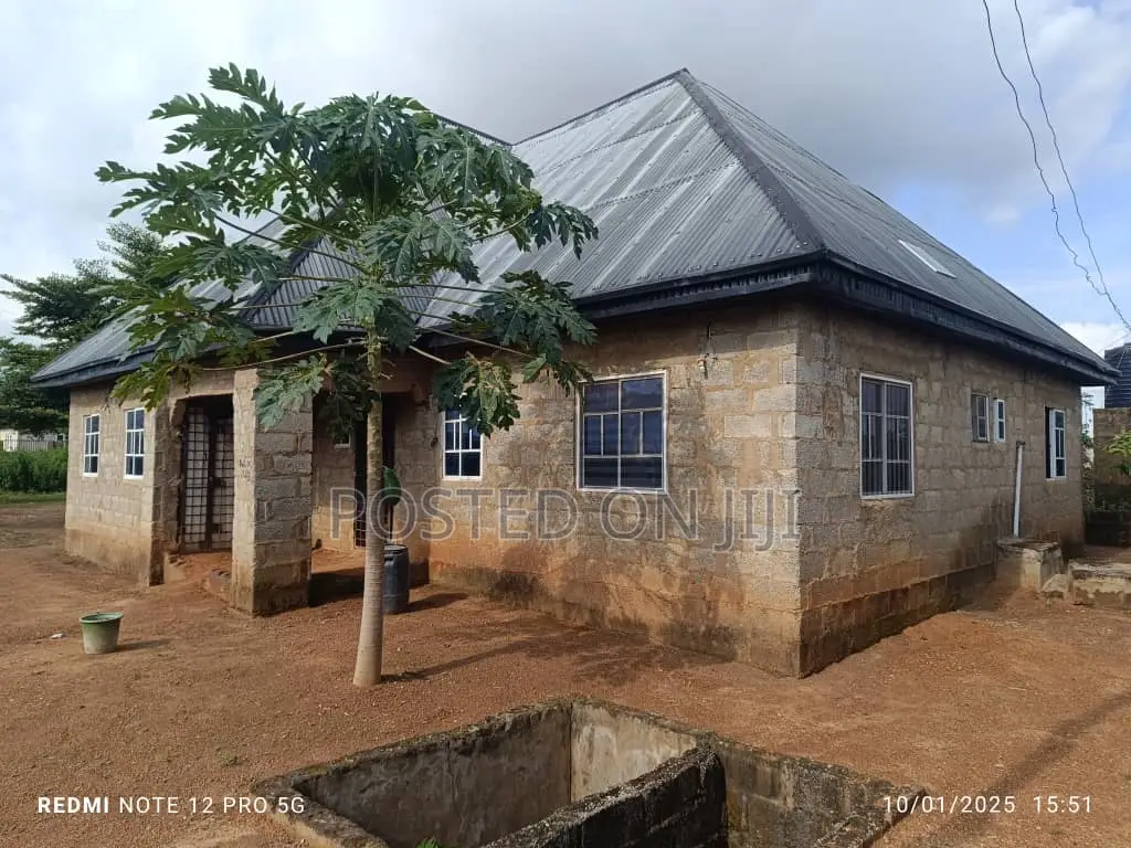 3bdrm Bungalow in Gra, Sabon Lugbe for sale