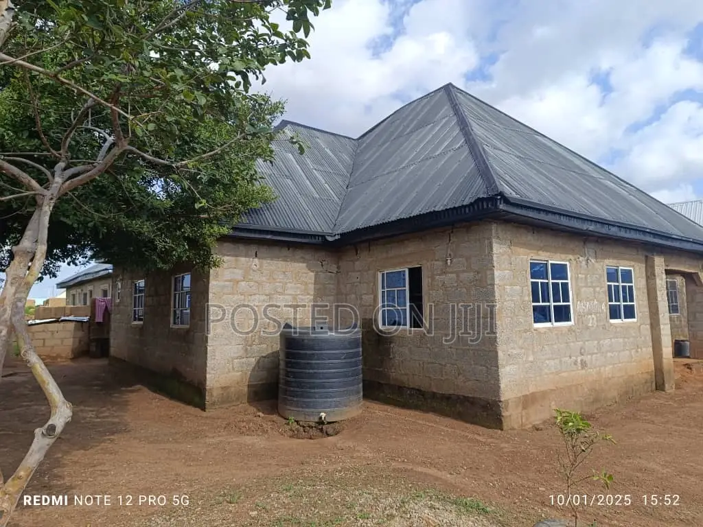 3bdrm Bungalow in Gra, Sabon Lugbe for sale