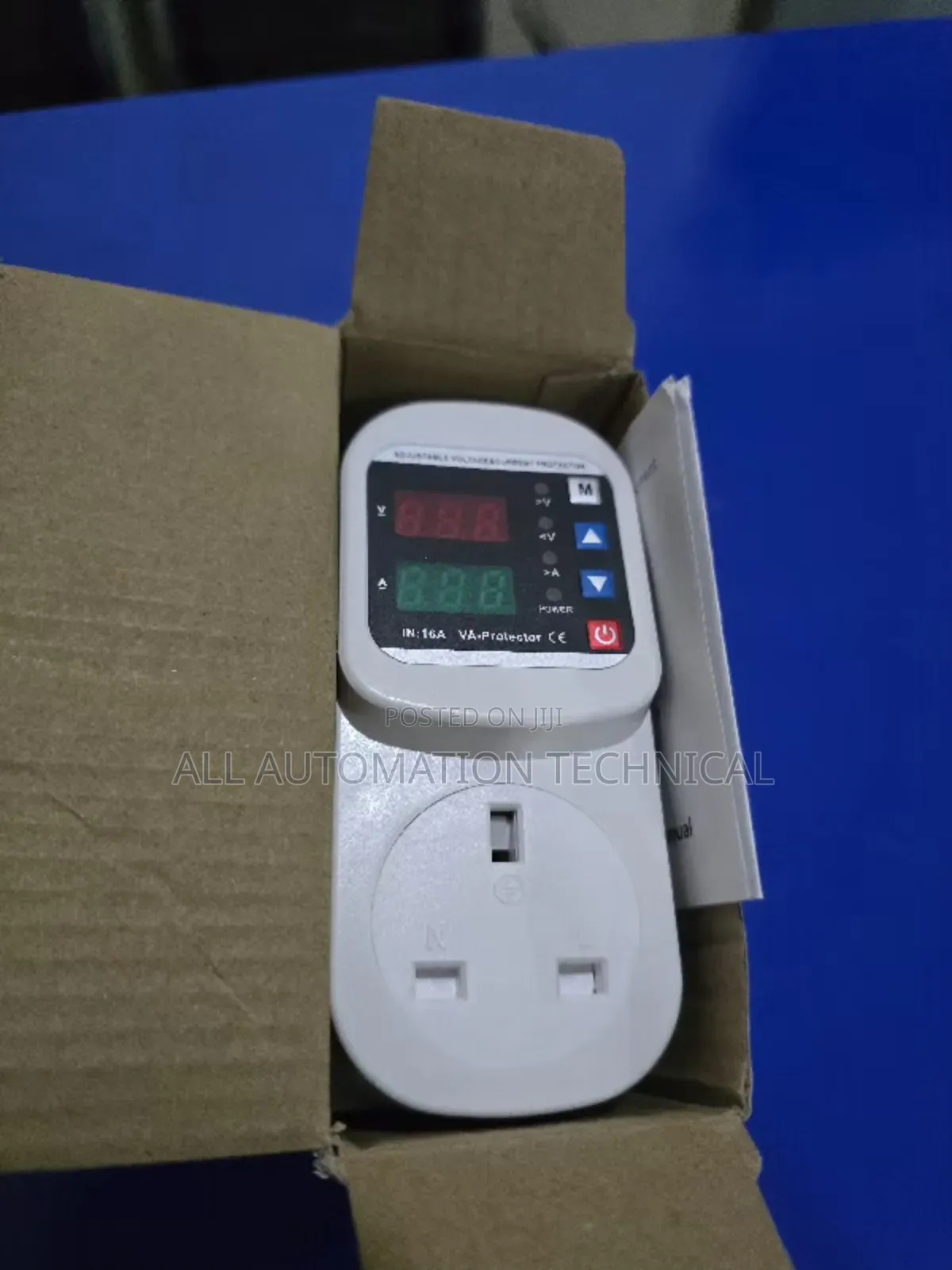 Self Resetting Automatic Voltage Current Protector Socket Ac 220v 16a