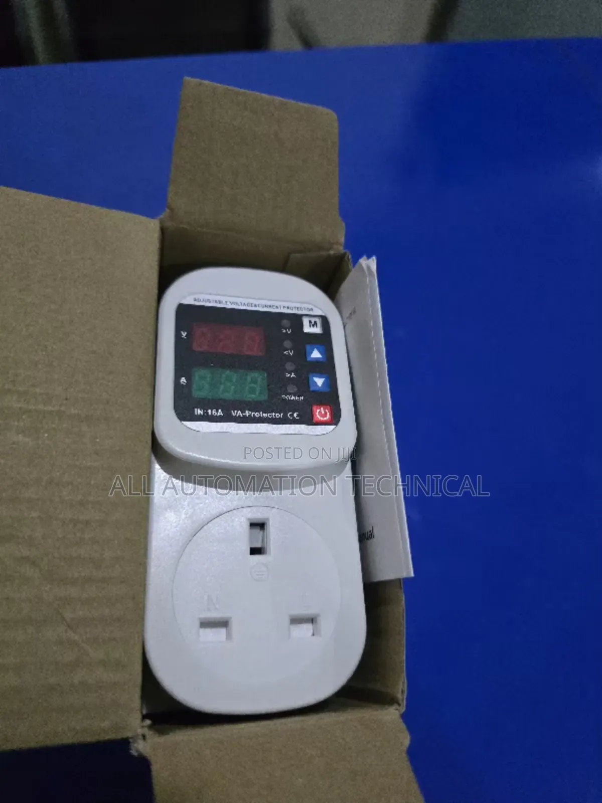 Self Resetting Automatic Voltage Current Protector Socket Ac 220v 16a