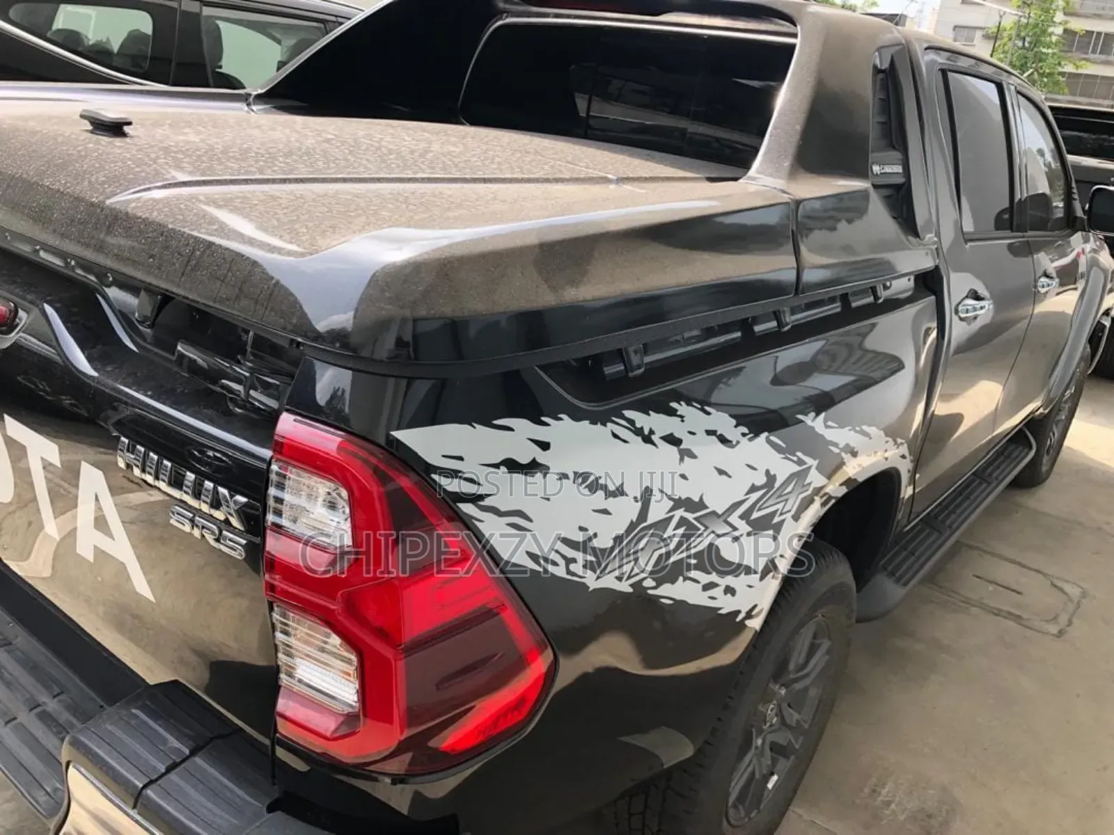 New Toyota Hilux 2024 Black