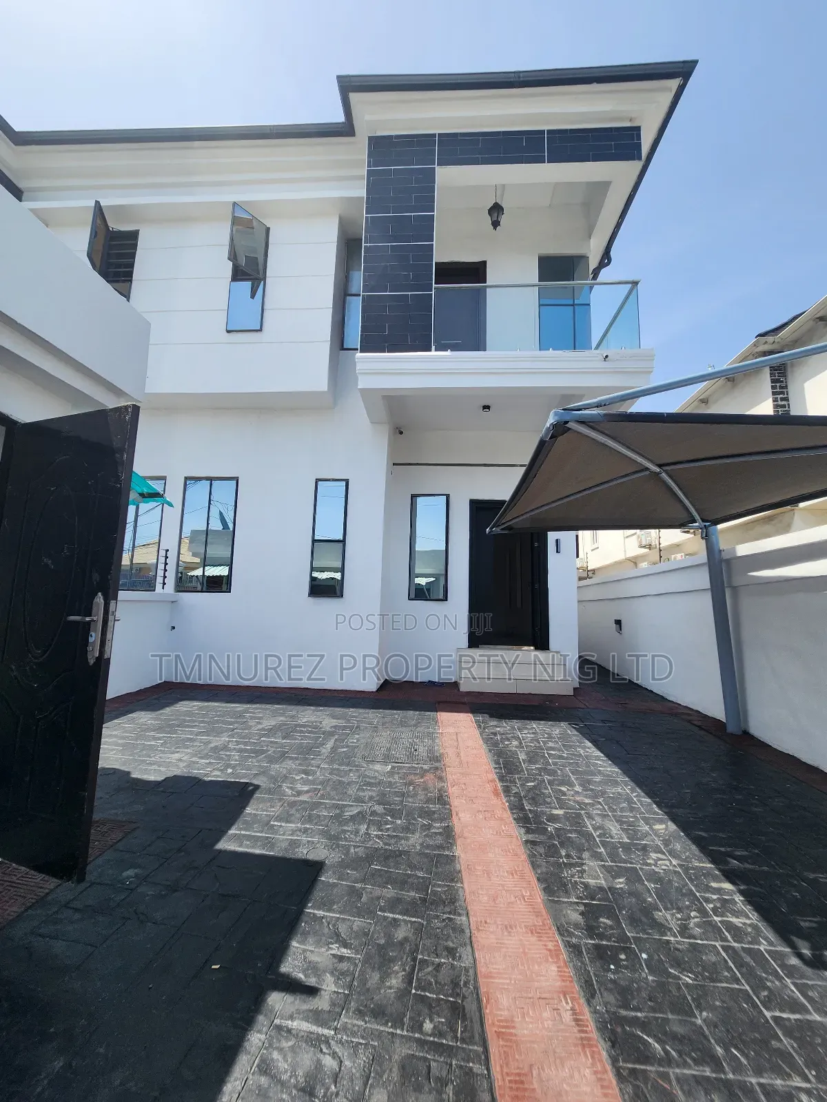 4bdrm Duplex in Chevron for rent